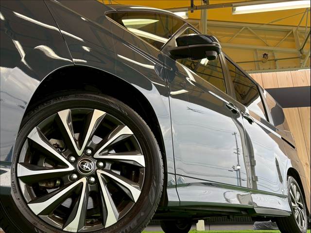 トヨタ ヴォクシーハイブリッドの画像20