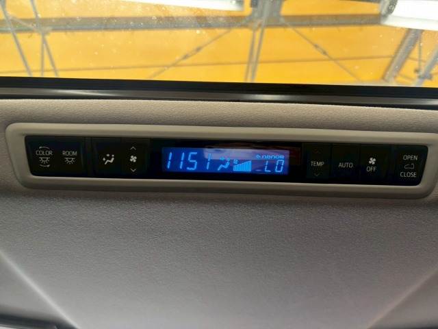 トヨタ ヴェルファイアハイブリッドの画像8