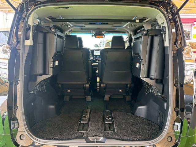 トヨタ ヴェルファイアハイブリッドの画像14