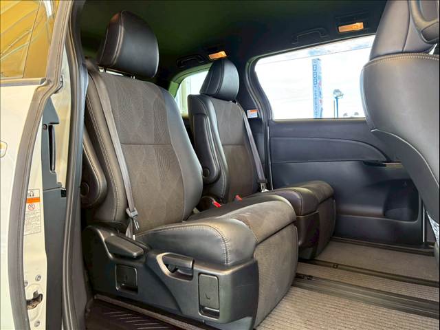 トヨタ エスティマの画像11