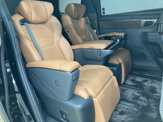 ヴェルファイアハイブリッドExecutive Lounge 内装他