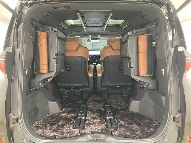 トヨタ ヴェルファイアハイブリッドの画像13