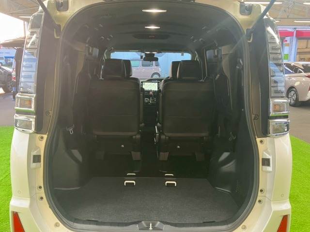 トヨタ ヴォクシーの画像12
