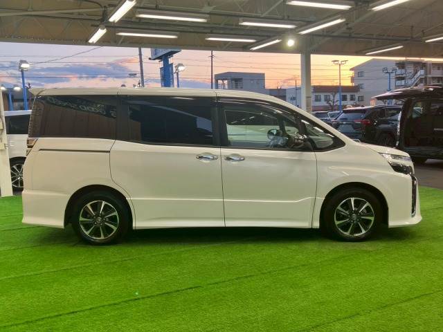 トヨタ ヴォクシーの画像15