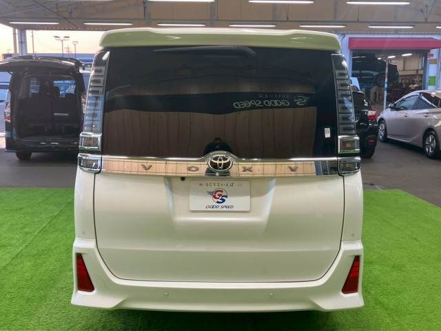 トヨタ ヴォクシーの画像17