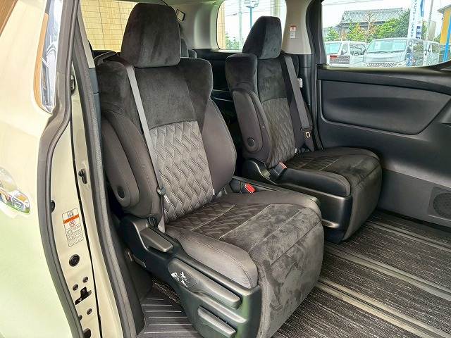 トヨタ ヴェルファイアの画像11