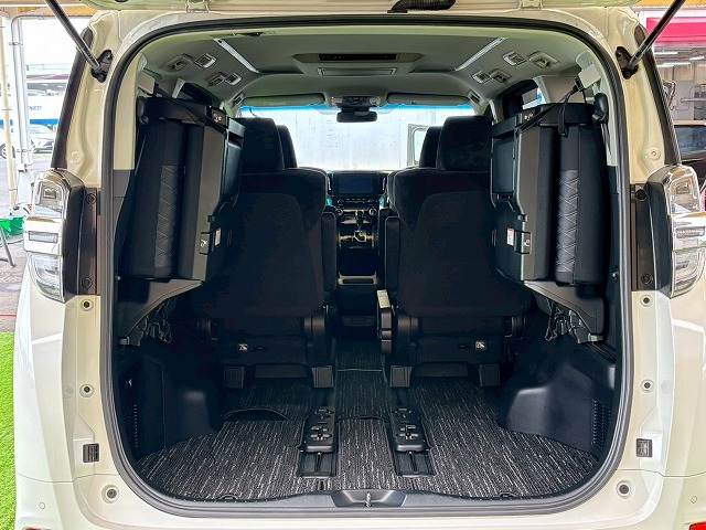 トヨタ ヴェルファイアの画像12