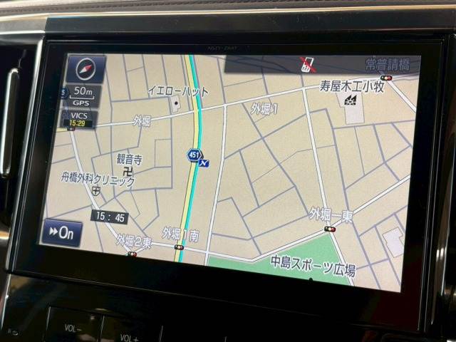 トヨタ アルファードの画像3