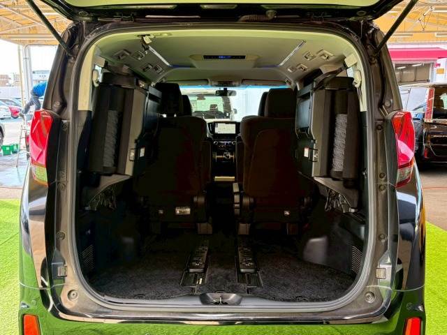 トヨタ アルファードの画像12