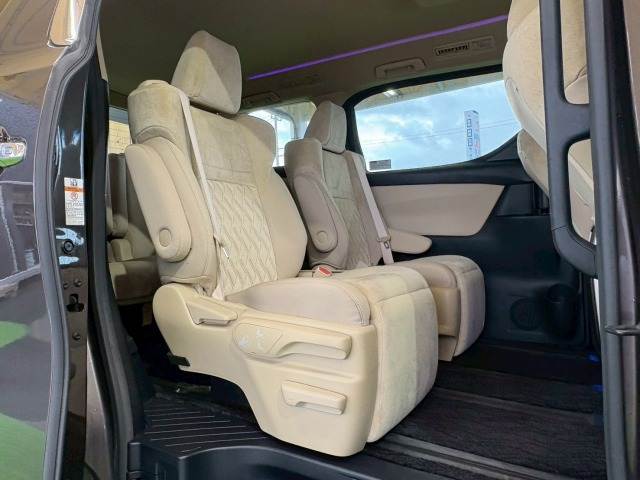 トヨタ ヴェルファイアハイブリッドの画像11