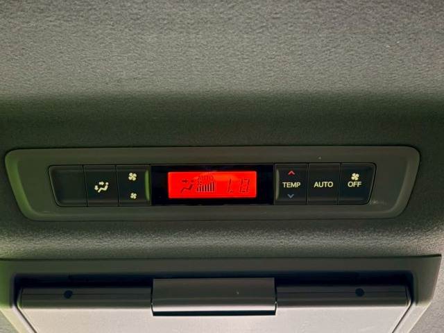 トヨタ&nbsp;エスクァイアハイブリッドの画像8