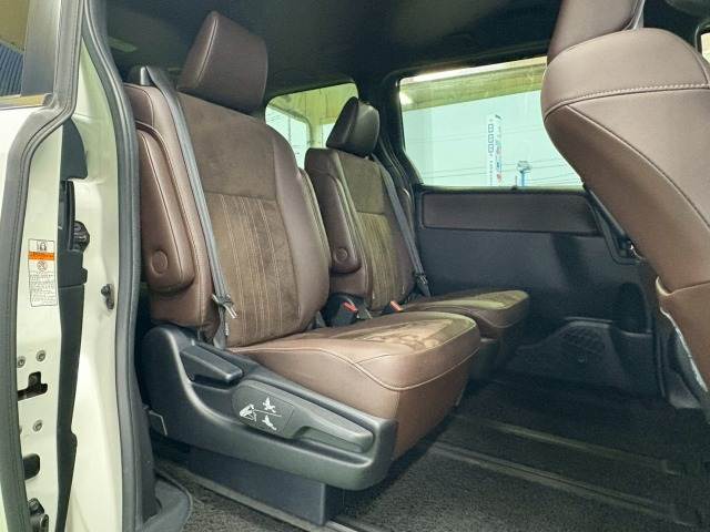 トヨタ&nbsp;エスクァイアハイブリッドの画像11