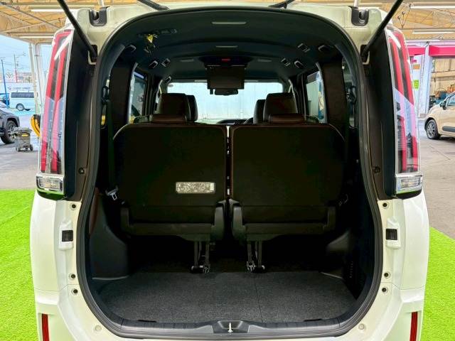 トヨタ&nbsp;エスクァイアハイブリッドの画像12