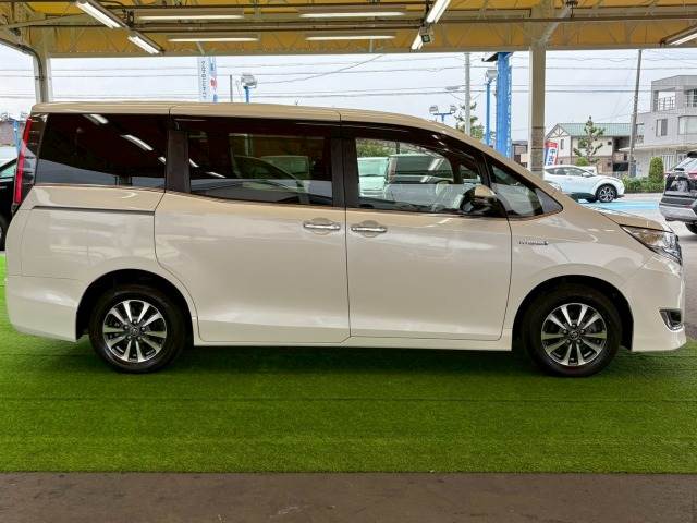 トヨタ&nbsp;エスクァイアハイブリッドの画像15