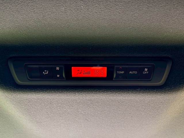 トヨタ ヴォクシーの画像8