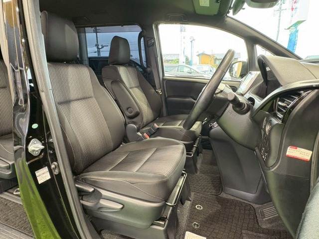 トヨタ ヴォクシーの画像10