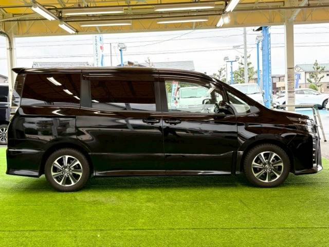 トヨタ ヴォクシーの画像15