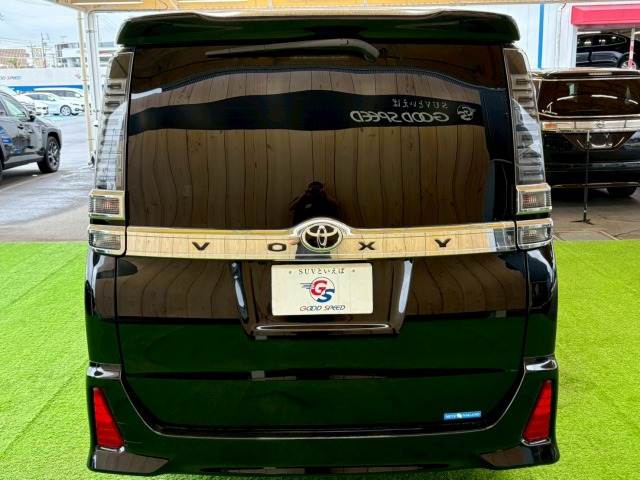 トヨタ ヴォクシーの画像17