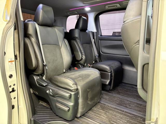 トヨタ ヴェルファイアの画像11