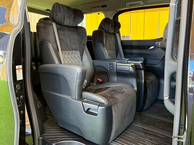 トヨタ ヴェルファイアの画像10