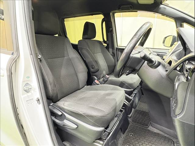 トヨタ ノアハイブリッドの画像10