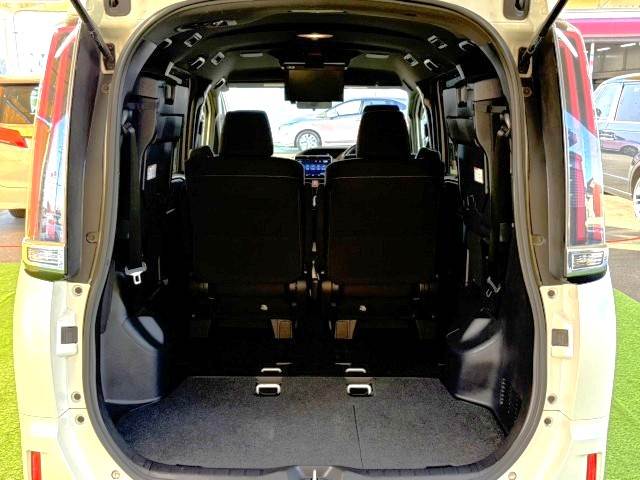 トヨタ ノアハイブリッドの画像12