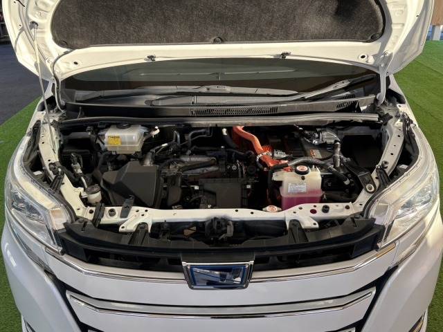 トヨタ ノアハイブリッドの画像18