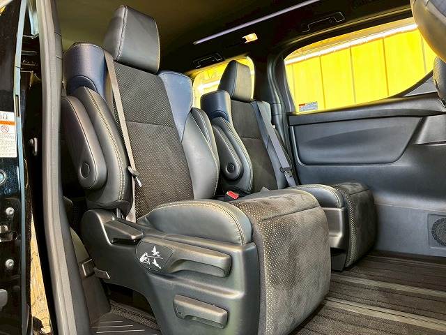 トヨタ ヴェルファイアの画像11