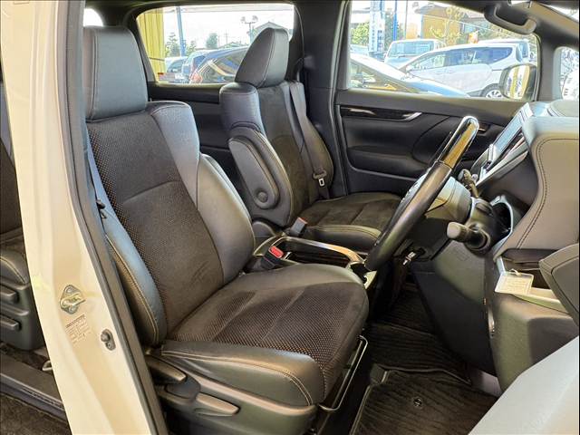 トヨタ ヴェルファイアの画像10