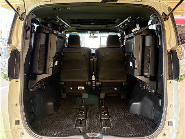 トヨタ ヴェルファイアの画像12