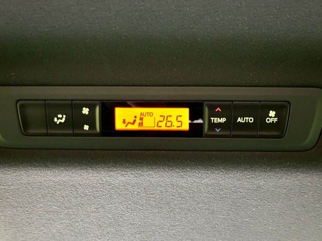 トヨタ エスクァイアハイブリッドの画像8