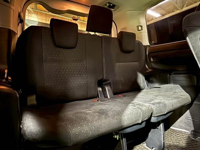 トヨタ ヴォクシーハイブリッドの画像11