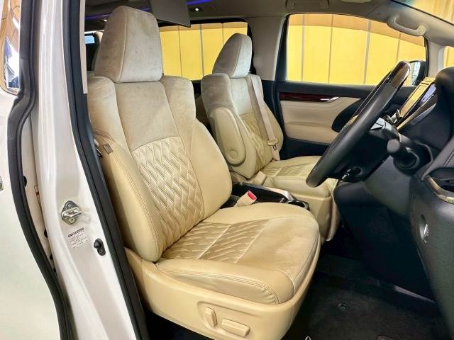 トヨタ アルファードの画像10