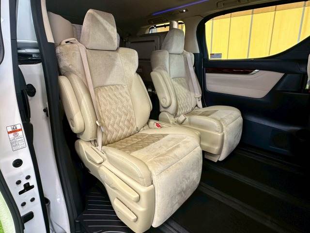 トヨタ アルファードの画像11