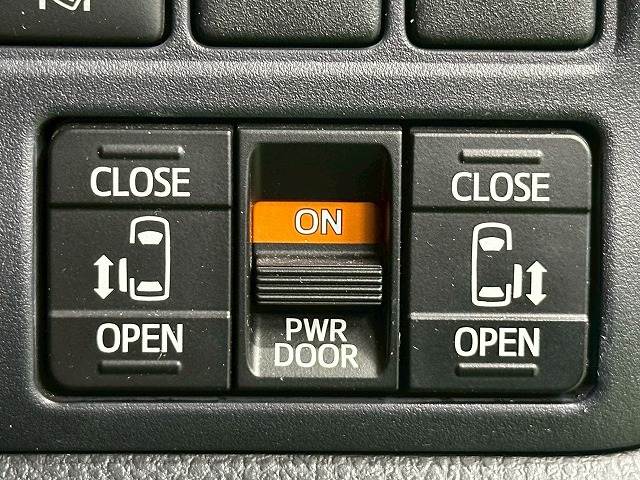 ヴォクシーZS“煌II” 内装他