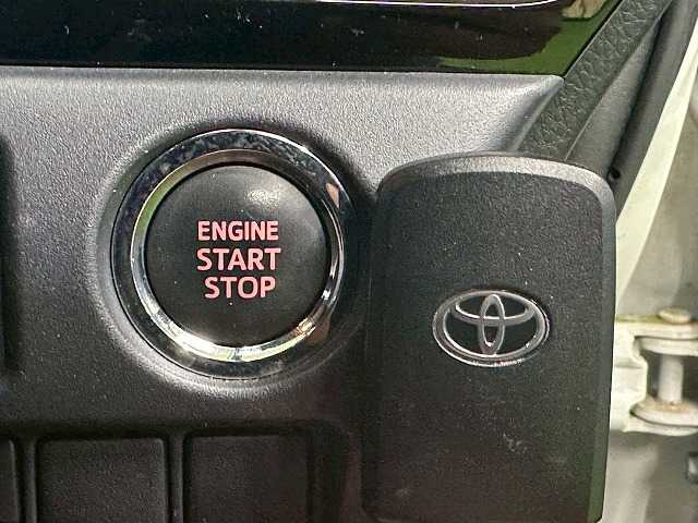 トヨタ ヴォクシーの画像8