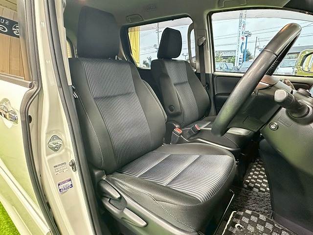 トヨタ ヴォクシーの画像10