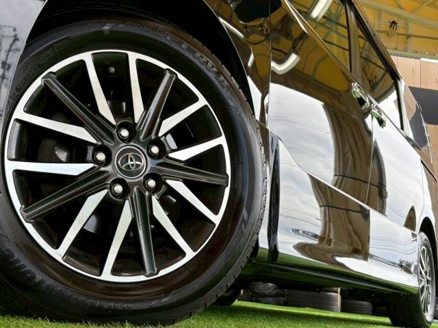 トヨタ ヴォクシーの画像20