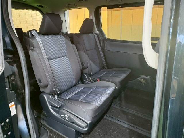 トヨタ ヴォクシーの画像11