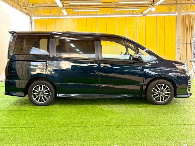 トヨタ ヴォクシーの画像15