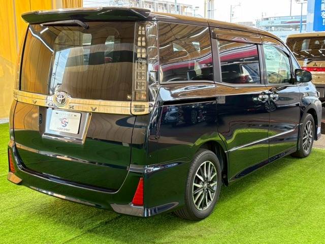 トヨタ ヴォクシーの画像16