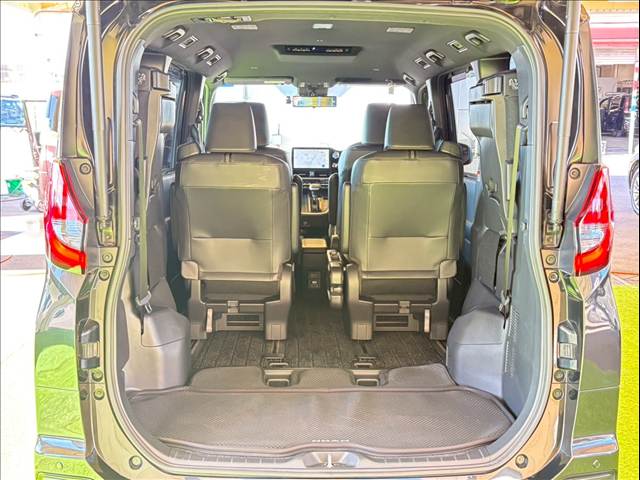 トヨタ ノアハイブリッドの画像12