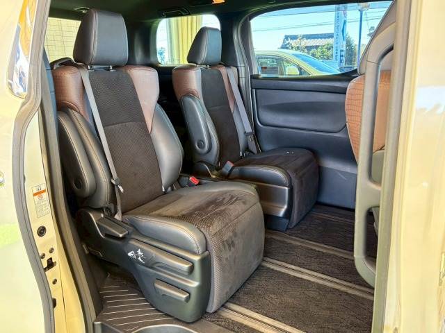 トヨタ アルファードの画像10