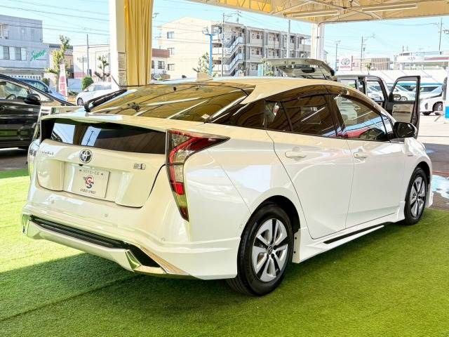 トヨタ プリウスの画像16
