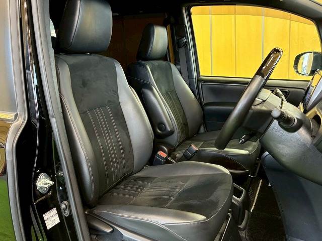 トヨタ エスクァイアハイブリッドの画像10