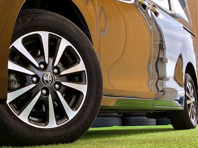 トヨタ エスクァイアハイブリッドの画像20