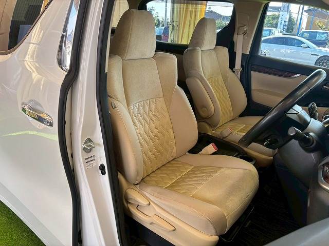 トヨタ アルファードの画像10