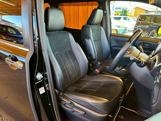 トヨタ&nbsp;エスクァイアハイブリッドの画像10