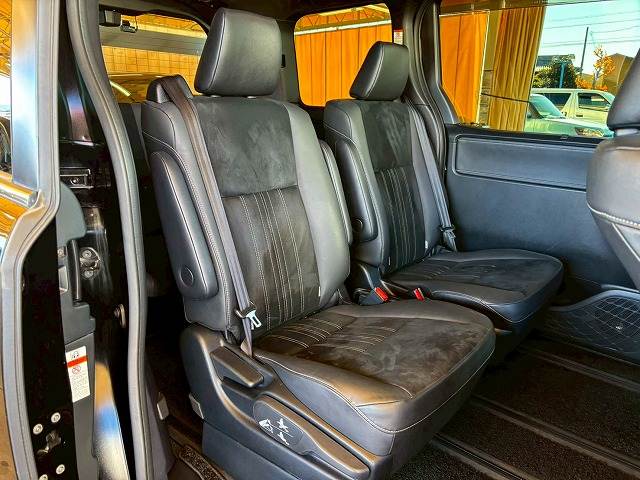 トヨタ&nbsp;エスクァイアハイブリッドの画像11