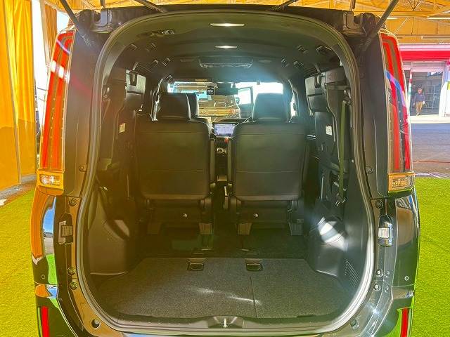 トヨタ&nbsp;エスクァイアハイブリッドの画像12